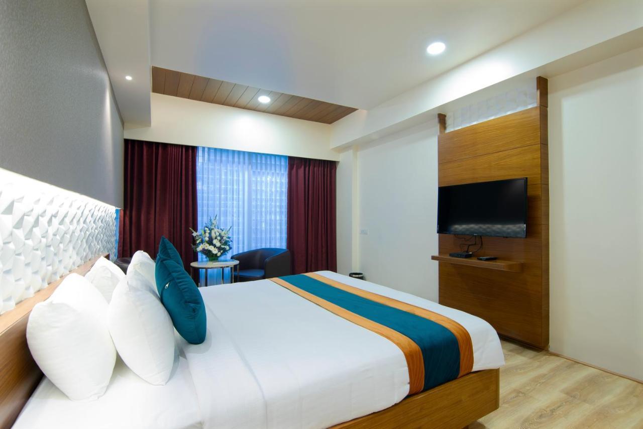 Zion - A Luxurious Hotel Μπανγκαλόρ Εξωτερικό φωτογραφία